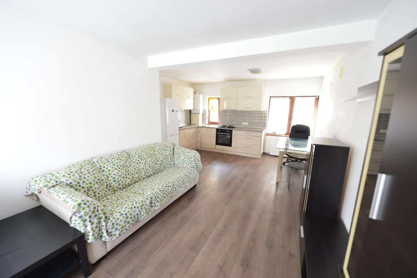 Appartamento Apartament Astra Bn70 Braşov Esterno foto